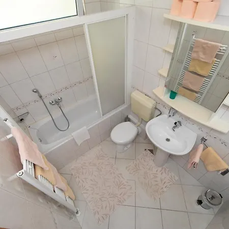 Biser ゲストハウス