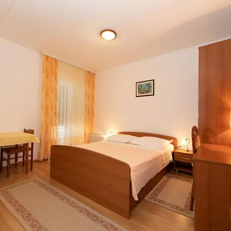 Biser Πανσιόν