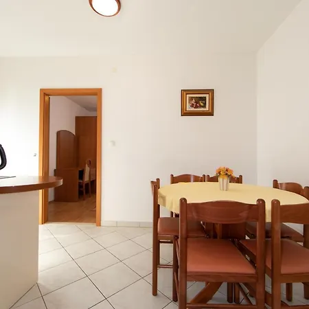 Biser Gasthuis Tučepi