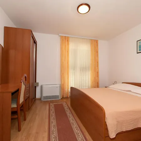 Biser Πανσιόν 3*