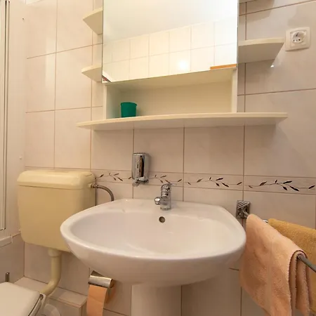 Biser Gasthuis Tučepi