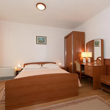 Biser Gasthuis Tučepi