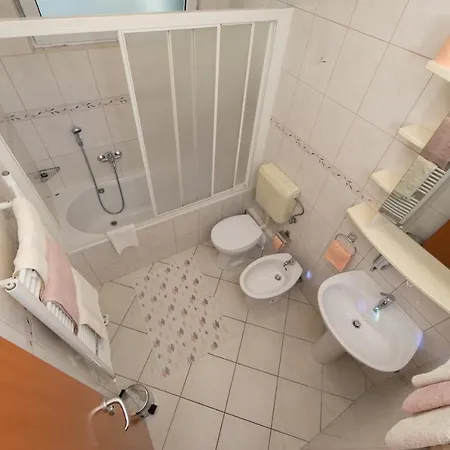 Biser Πανσιόν 3*