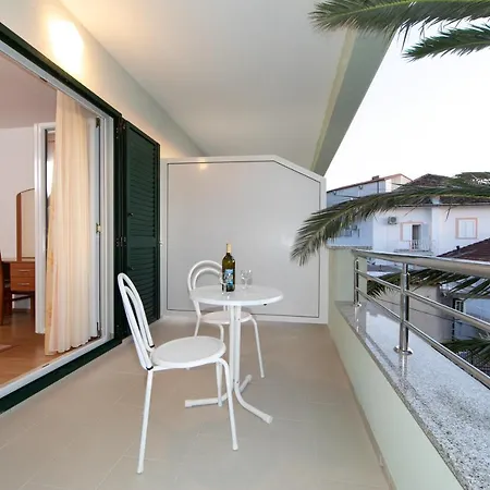 Biser Πανσιόν 3*