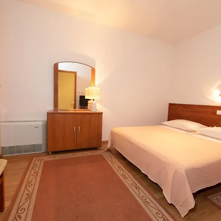 Biser Gasthuis Tučepi