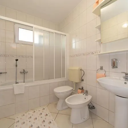 Biser Πανσιόν