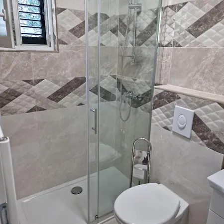 Πανσιόν Biser Tučepi